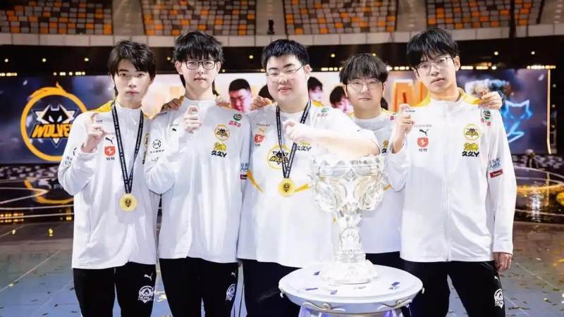 Faker S16世界赛表现怎么看?中路选手动态与团队节奏解析